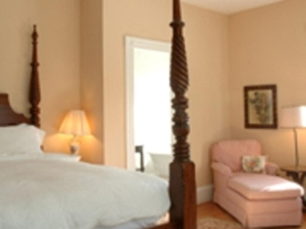 The Manor Inn Castine Room photo